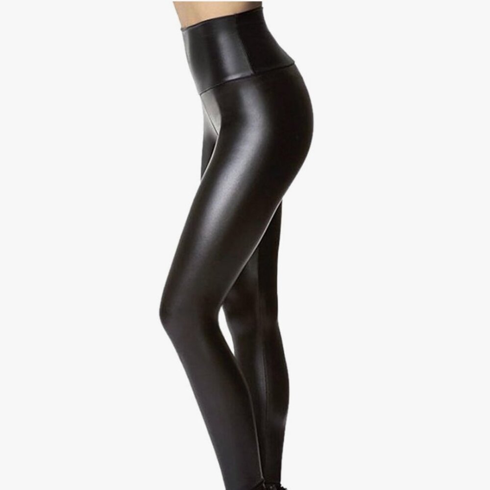 Tagoo faux leather stretch pants size small, NWT, excellent condition